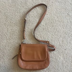 NWT Nordstrom Bella Leather Crossbody Bag Tan NWT $169
